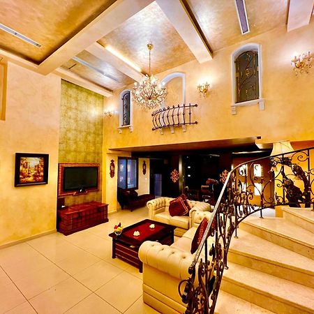 Queens Suite Hotel Beirut Ngoại thất bức ảnh