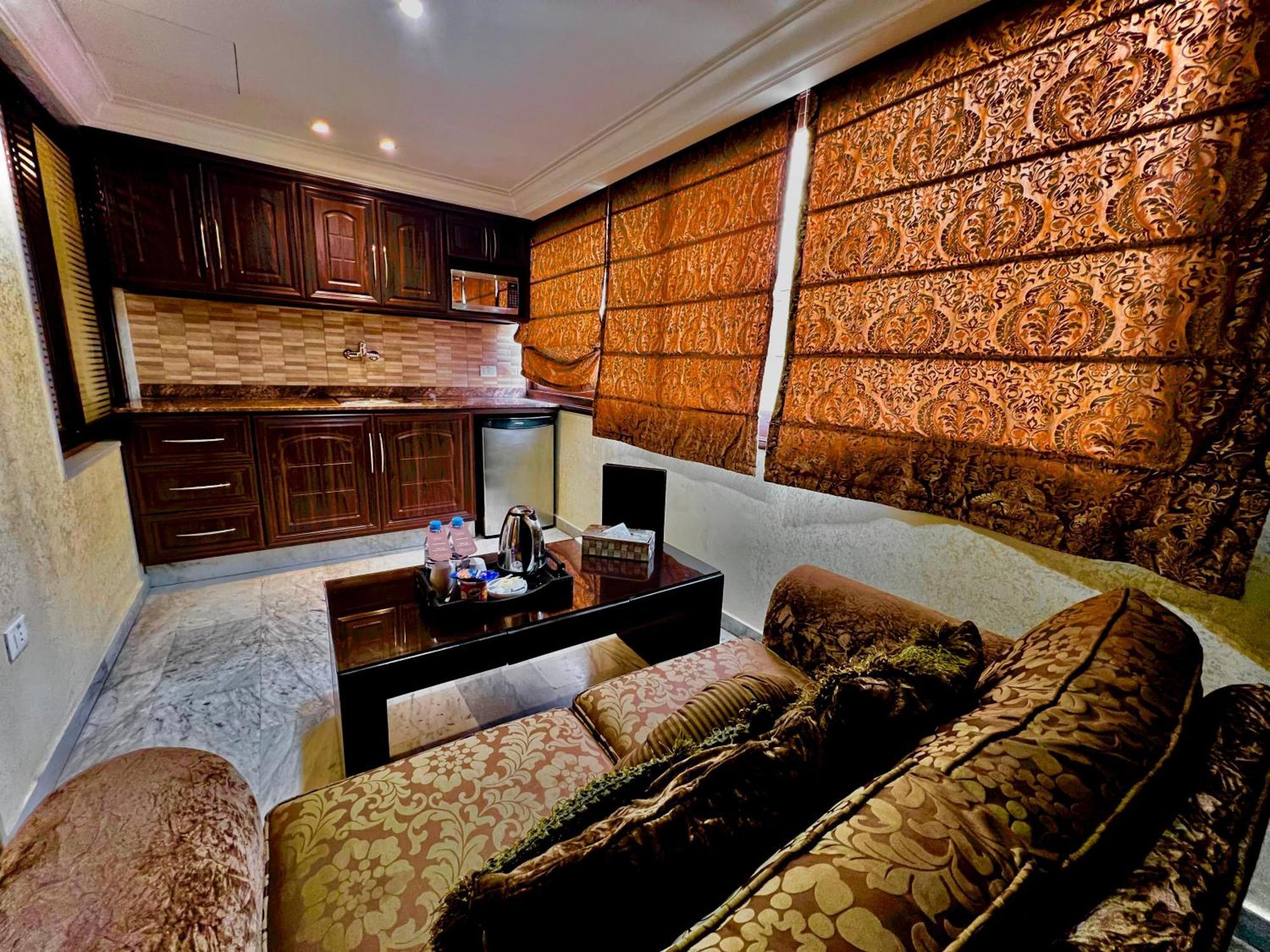 Queens Suite Hotel Beirut Ngoại thất bức ảnh